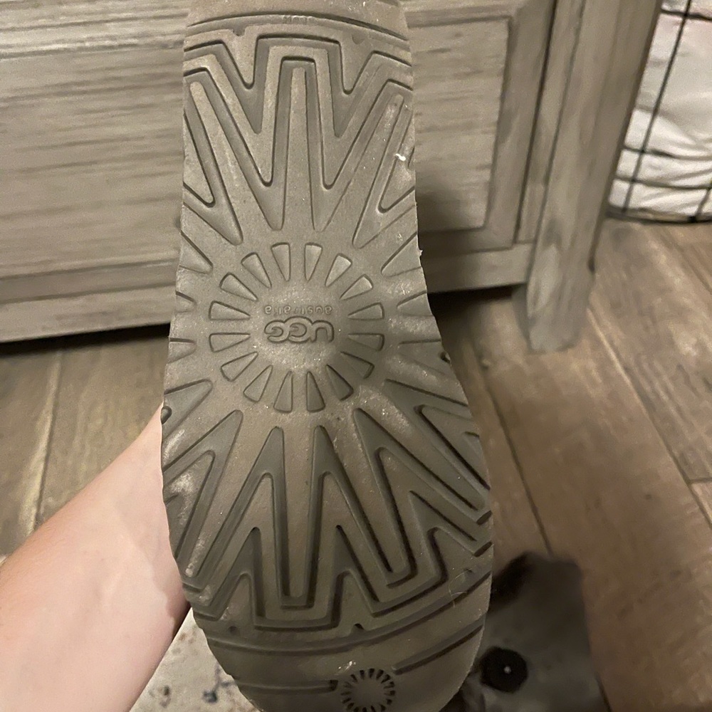 Gray Ugg - image 2